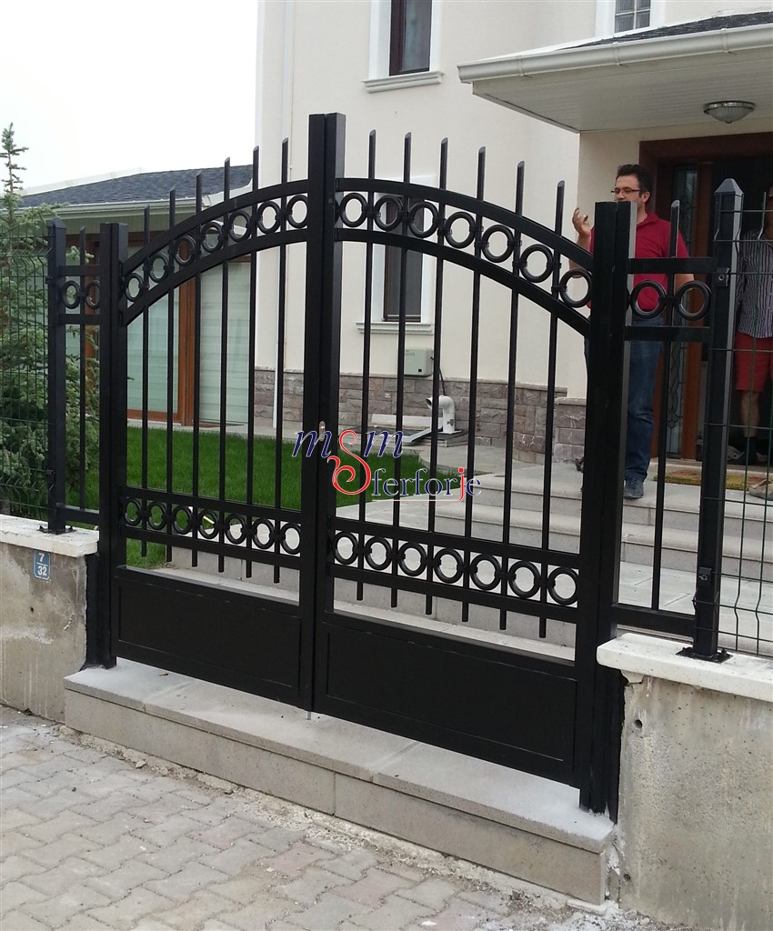 FERFORJE KANATLI BAHÇE GİRİŞ KAPISI